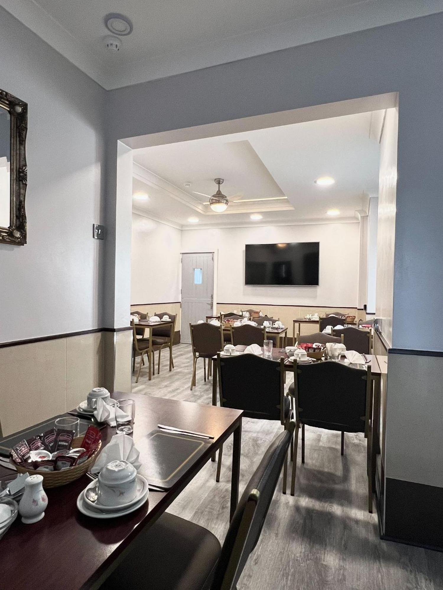 Hotel Tudor Rose 2*